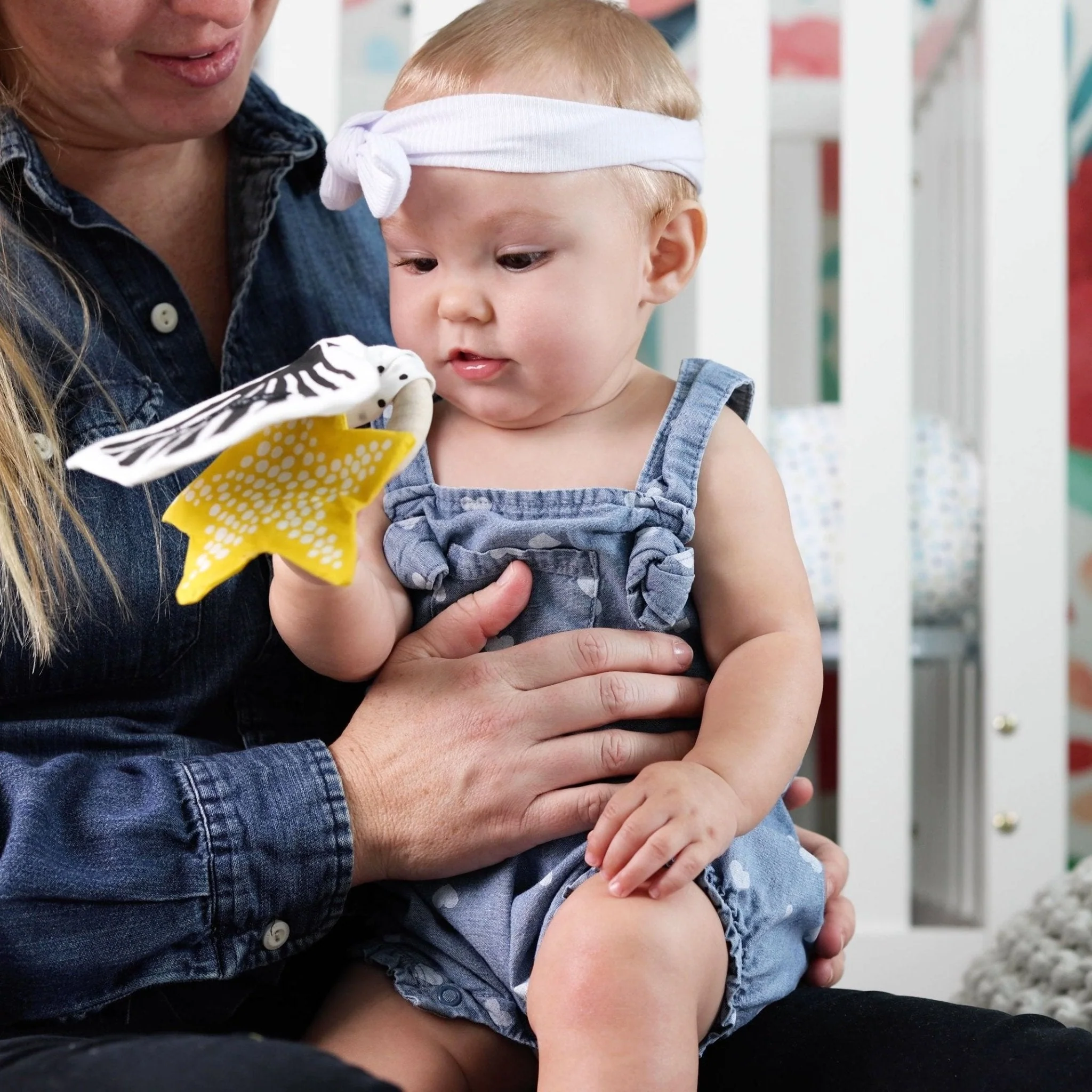 Wee Gallery Crinkle Teether - Starfish - Image 3